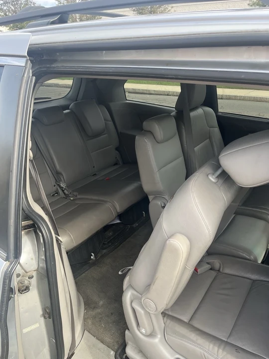2011 Honda Odyssey - Image 3 of 7