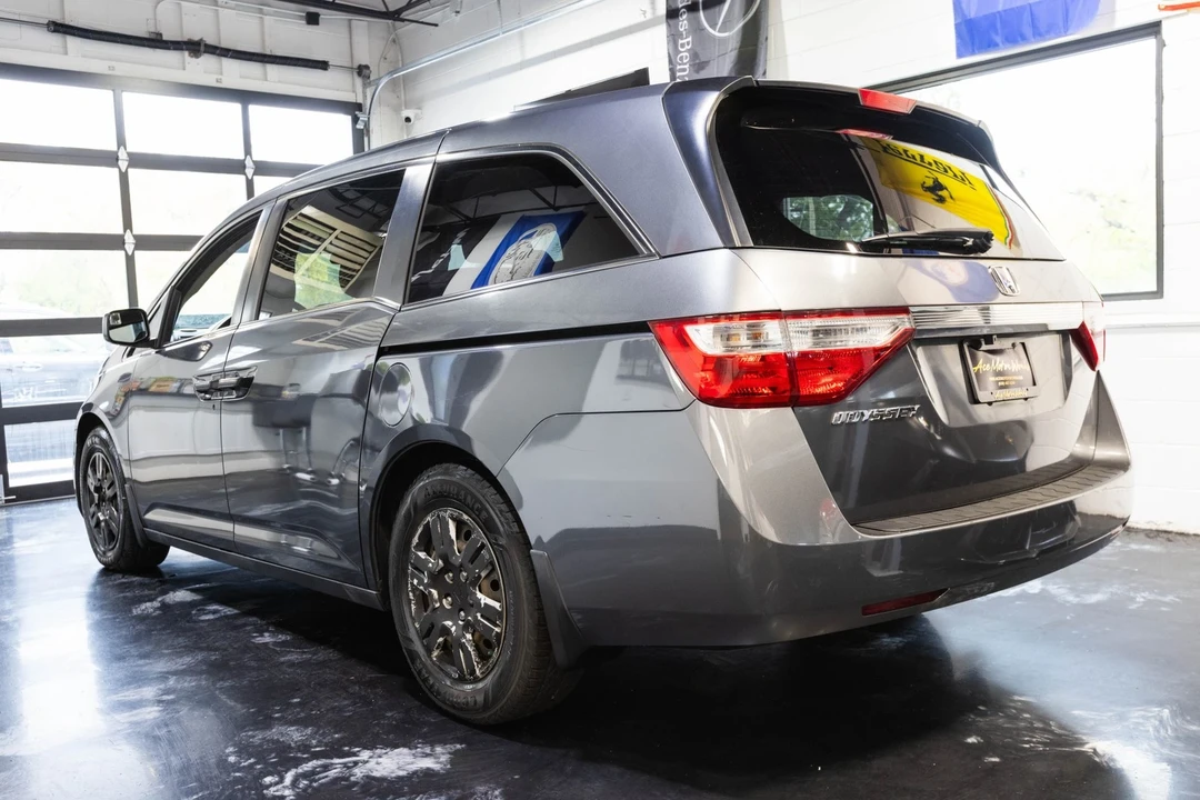 2011 Honda Odyssey - Image 8 of 12