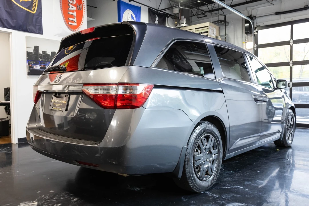 2011 Honda Odyssey - Image 11 of 12