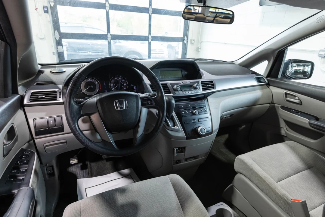 2011 Honda Odyssey - Image 21 of 21