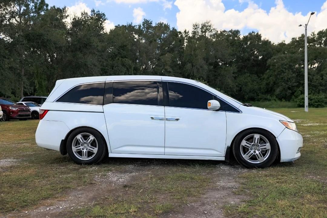 2011 Honda Odyssey - Image 12 of 21