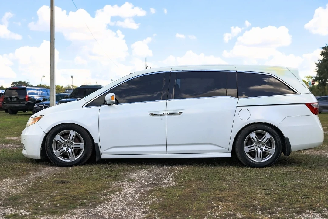2011 Honda Odyssey - Image 3 of 21