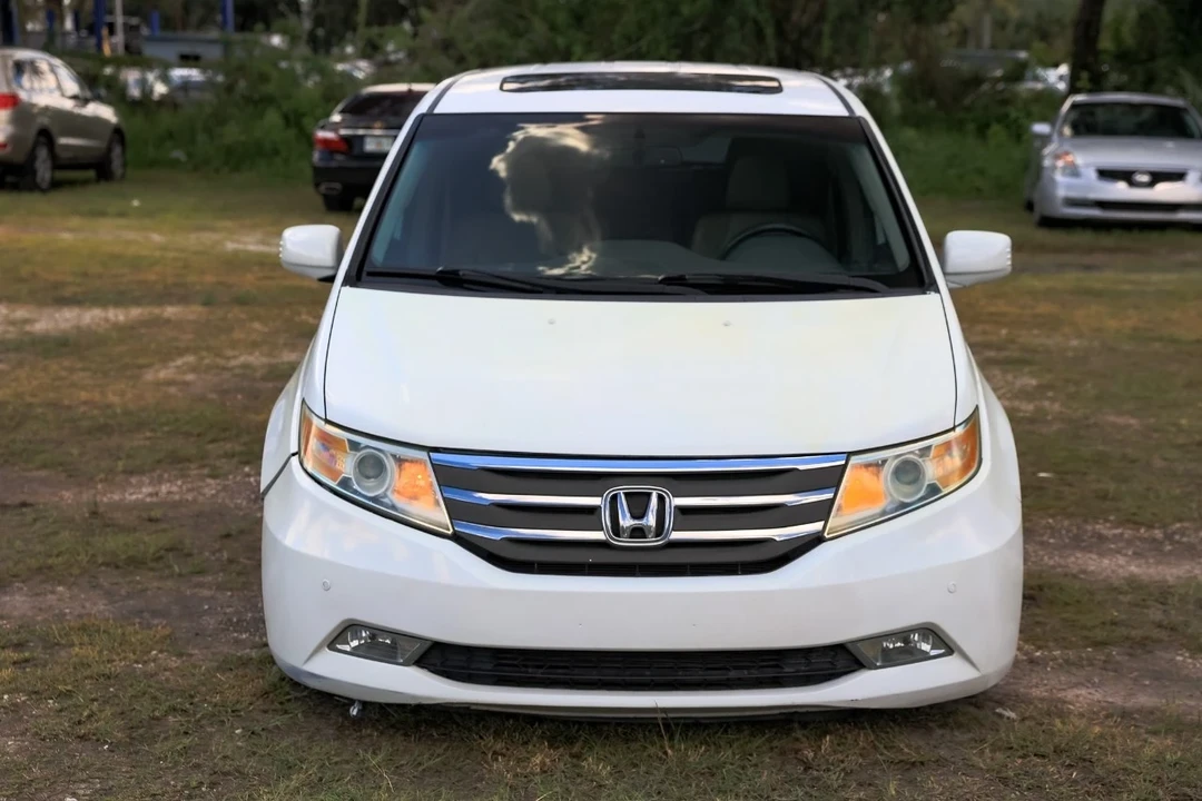 2011 Honda Odyssey - Image 18 of 21