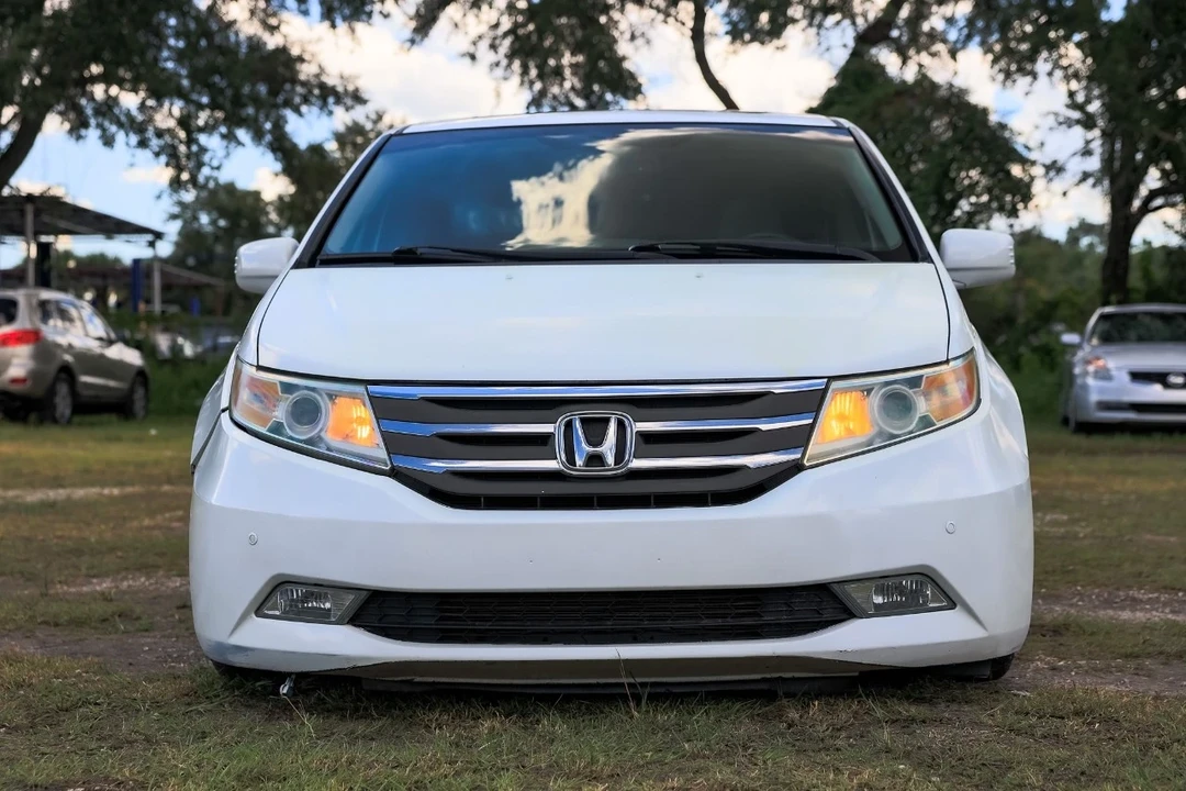 2011 Honda Odyssey - Image 16 of 21