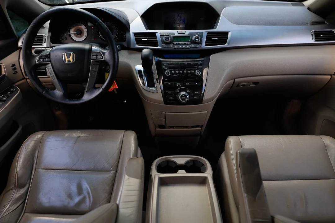 2011 Honda Odyssey - Image 2 of 21