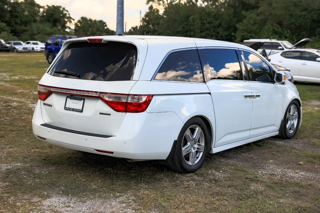 2011 Honda Odyssey - Image 10 of 21