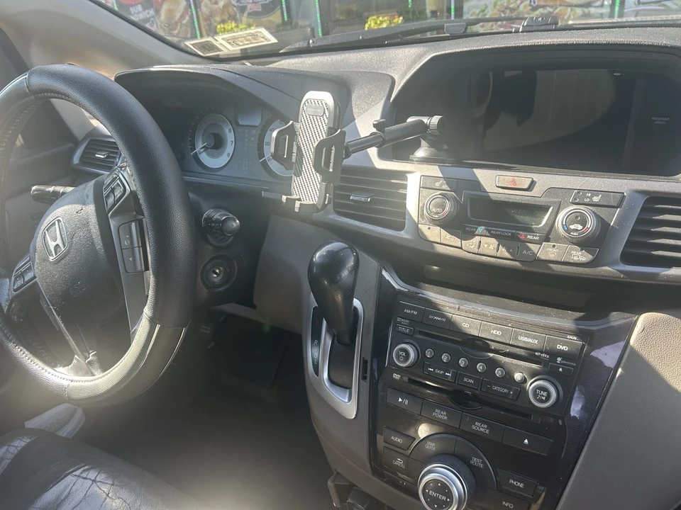 2011 Honda Odyssey - Image 13 of 14