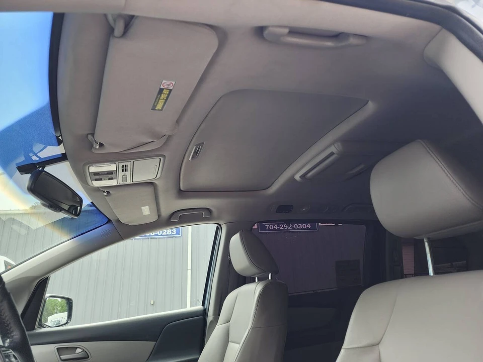 2011 Honda Odyssey - Image 15 of 31