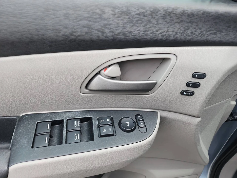 2011 Honda Odyssey - Image 26 of 31