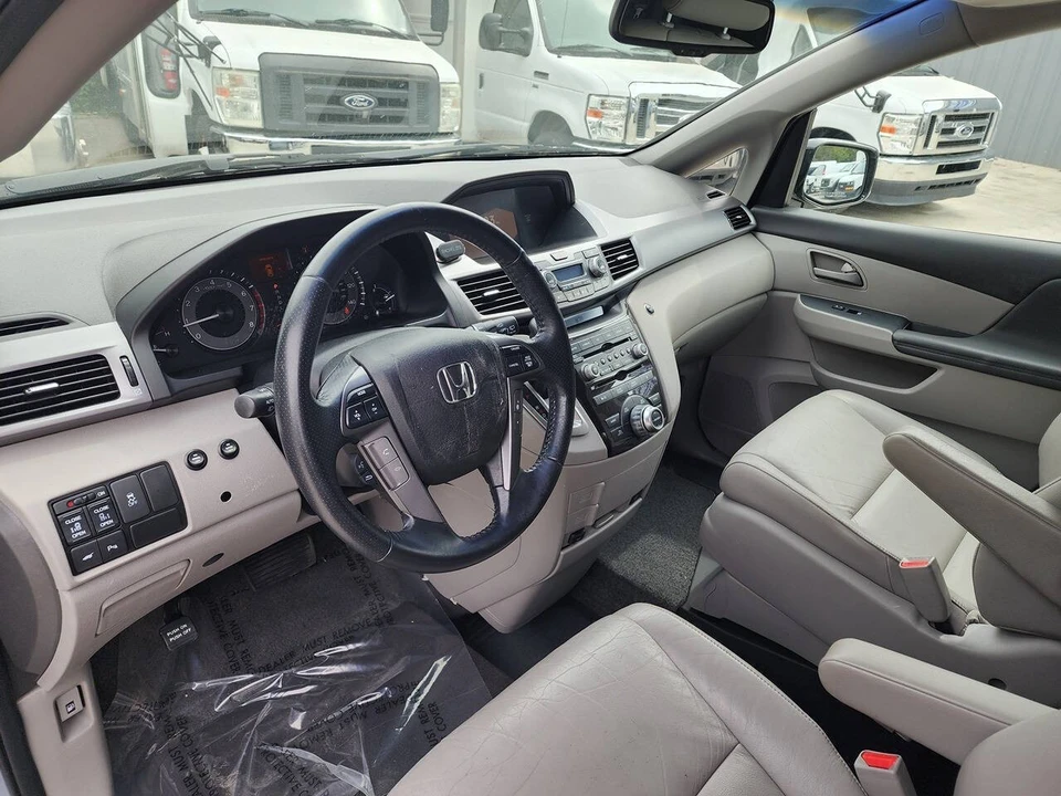2011 Honda Odyssey - Image 14 of 31