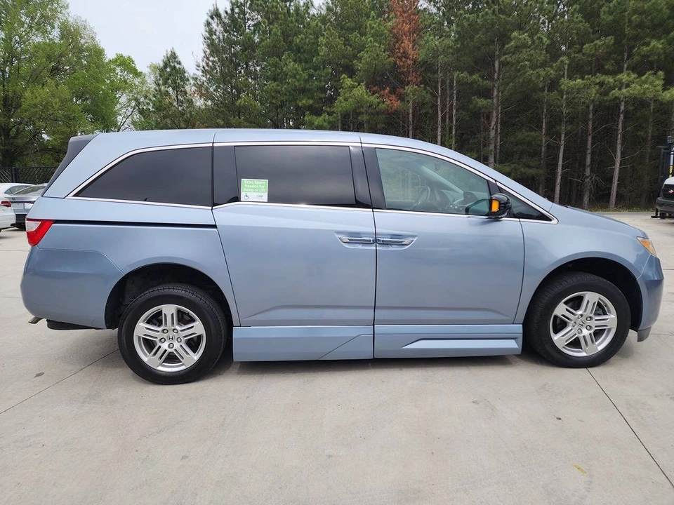 2011 Honda Odyssey - Image 8 of 31
