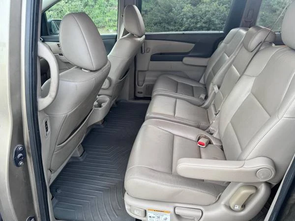 2011 Honda Odyssey - Image 11 of 13