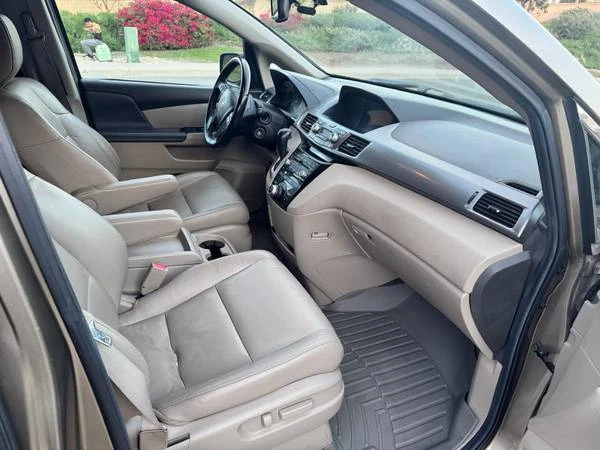 2011 Honda Odyssey - Image 10 of 13
