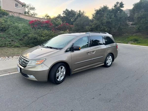 2011 Honda Odyssey - Image 2 of 13