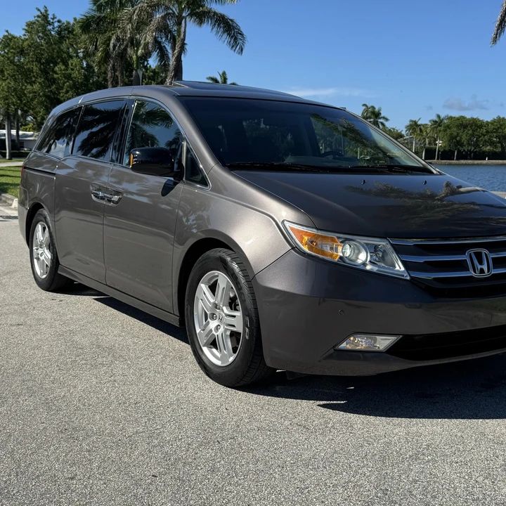 2011 Honda Odyssey - Image 3 of 12