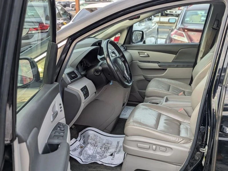 2011 Honda Odyssey - Image 11 of 12