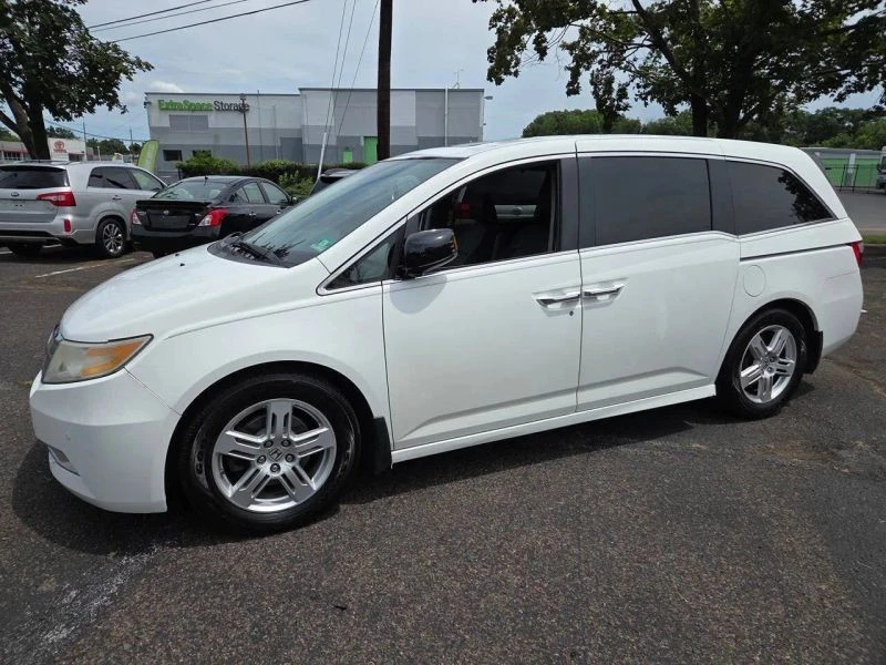 2011 Honda Odyssey - Image 2 of 12