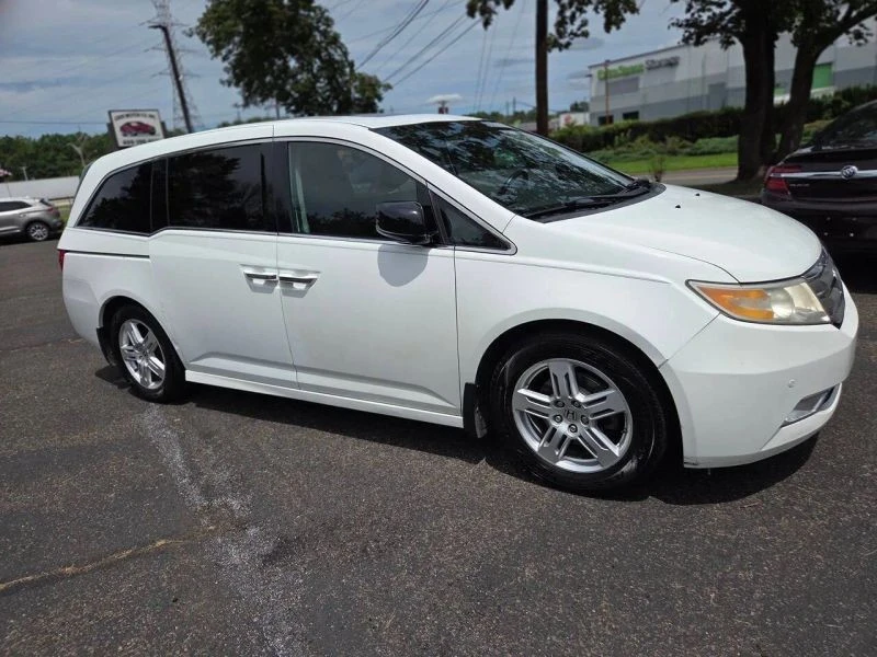 2011 Honda Odyssey - Image 10 of 12