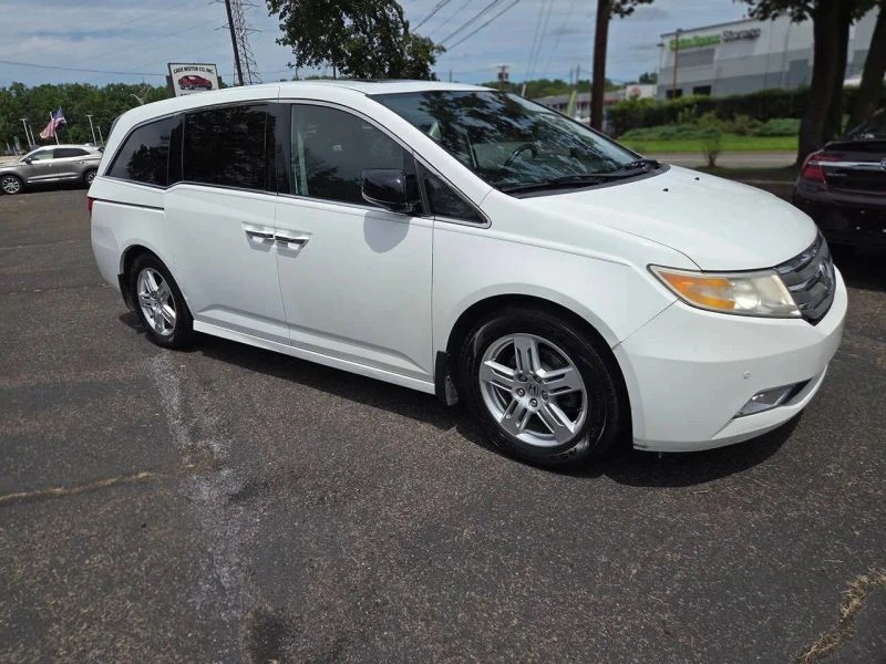 2011 Honda Odyssey - Image 11 of 12
