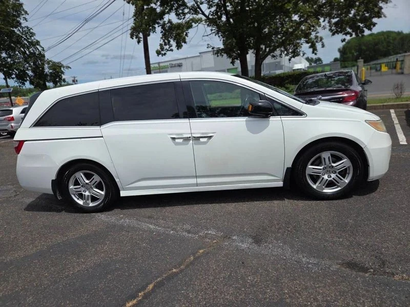 2011 Honda Odyssey - Image 9 of 12