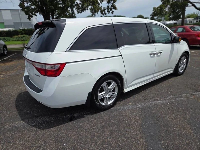 2011 Honda Odyssey - Image 8 of 12