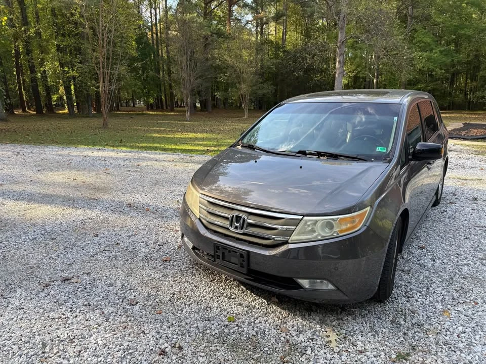 2011 Honda Odyssey - Image 2 of 16