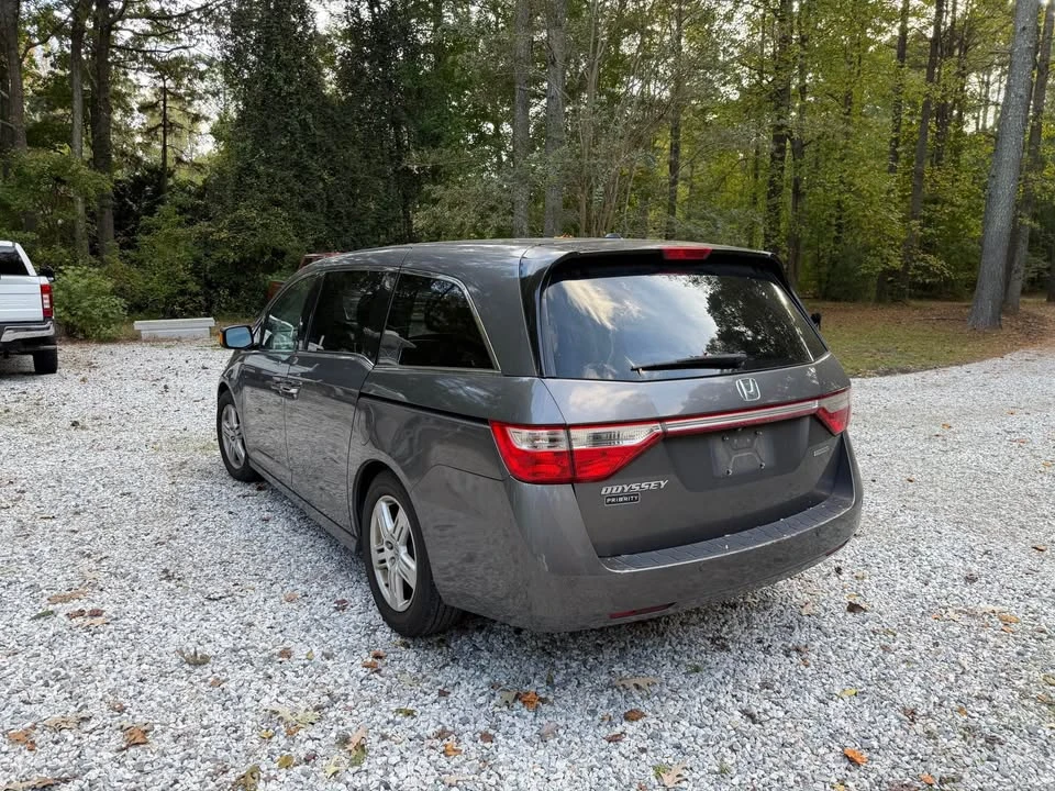 2011 Honda Odyssey - Image 6 of 16