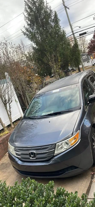2011 Honda Odyssey - Image 2 of 2