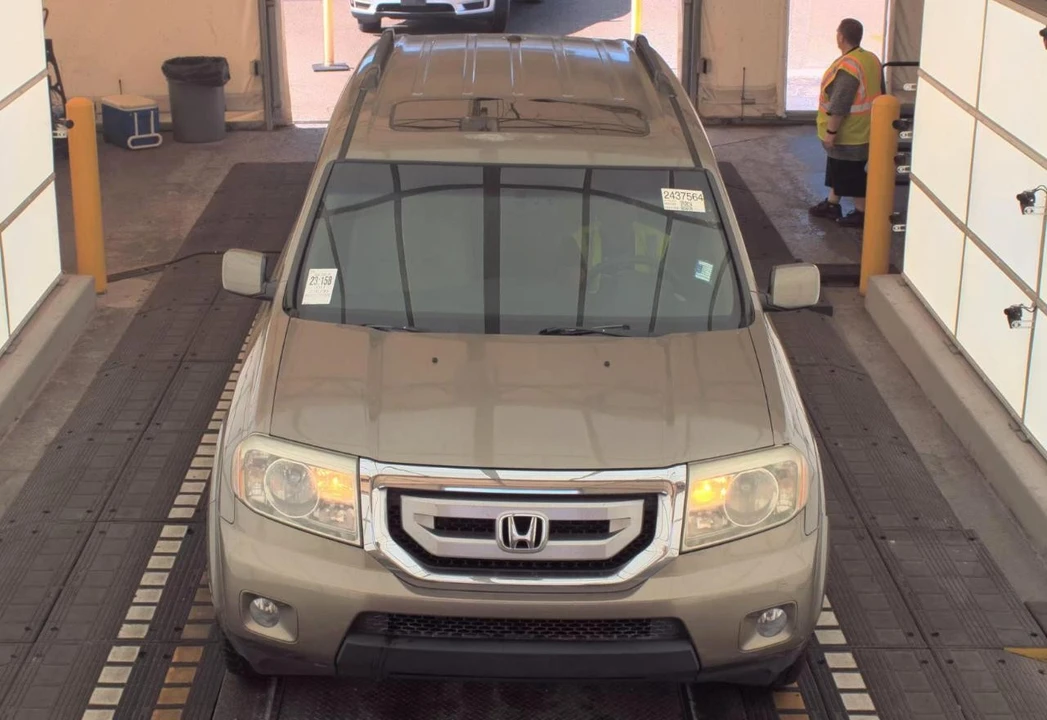 2011 Honda Pilot 2nd Gen - Image 2 of 16