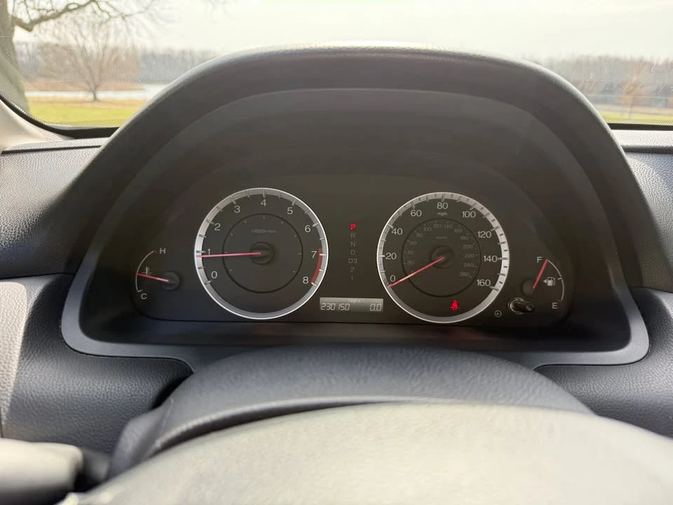 2011 Honda Accord 8th Gen - Image 2 of 13
