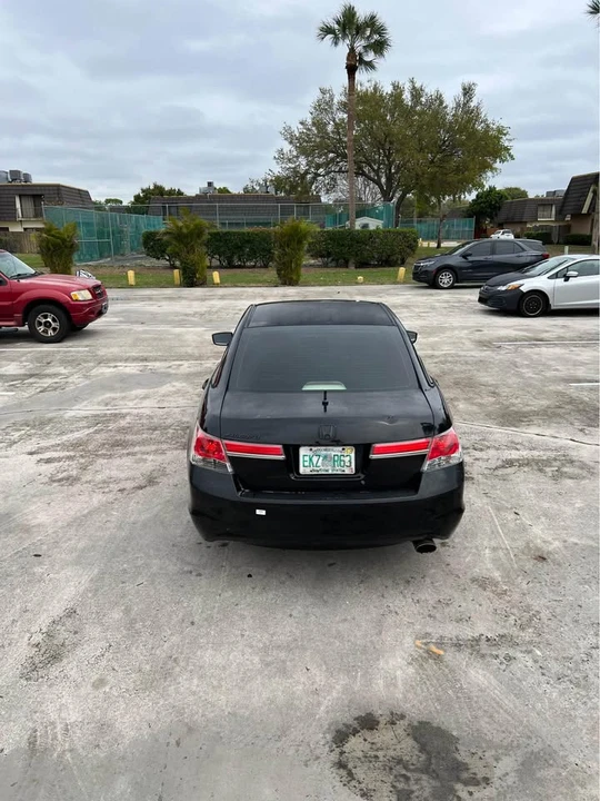 2011 Honda Accord 8th Gen - Image 3 of 9
