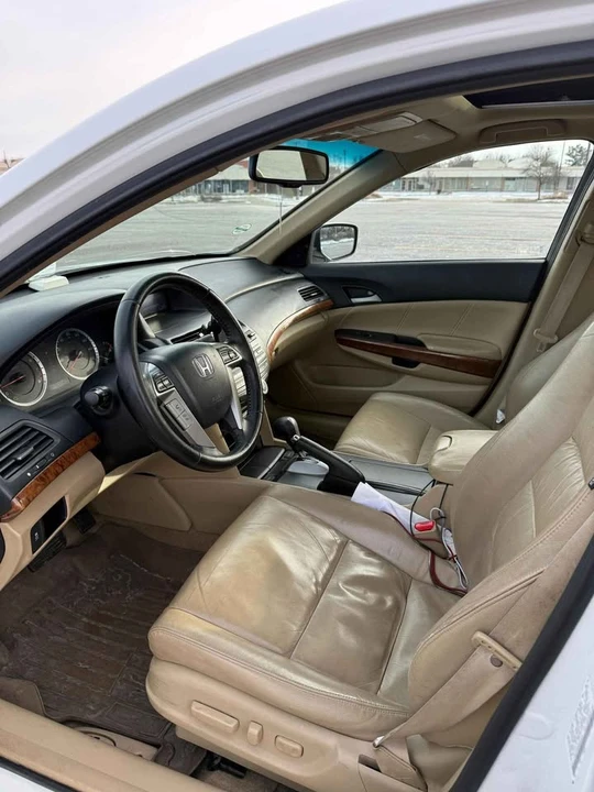 2011 Honda Accord 8th Gen - Image 10 of 13