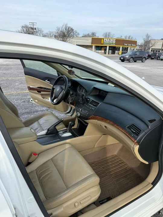 2011 Honda Accord 8th Gen - Image 13 of 13