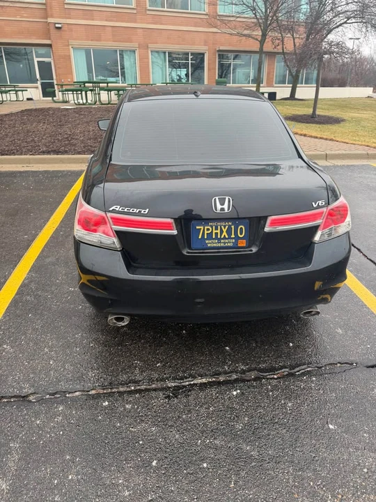 2011 Honda Accord 8th Gen - Image 5 of 15