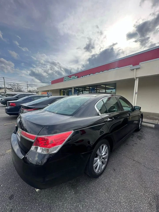 2011 Honda Accord 8th Gen - Image 9 of 10