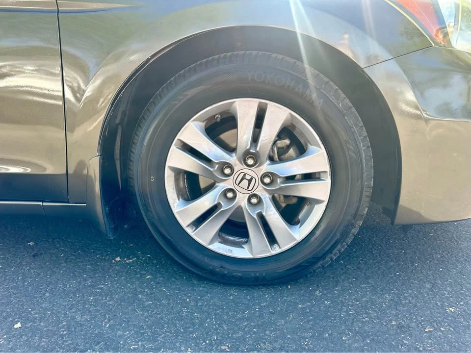2011 Honda Accord 8th Gen - Image 16 of 17