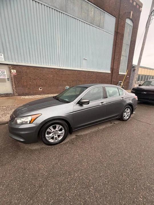 2011 Honda Accord 8th Gen - Image 2 of 10