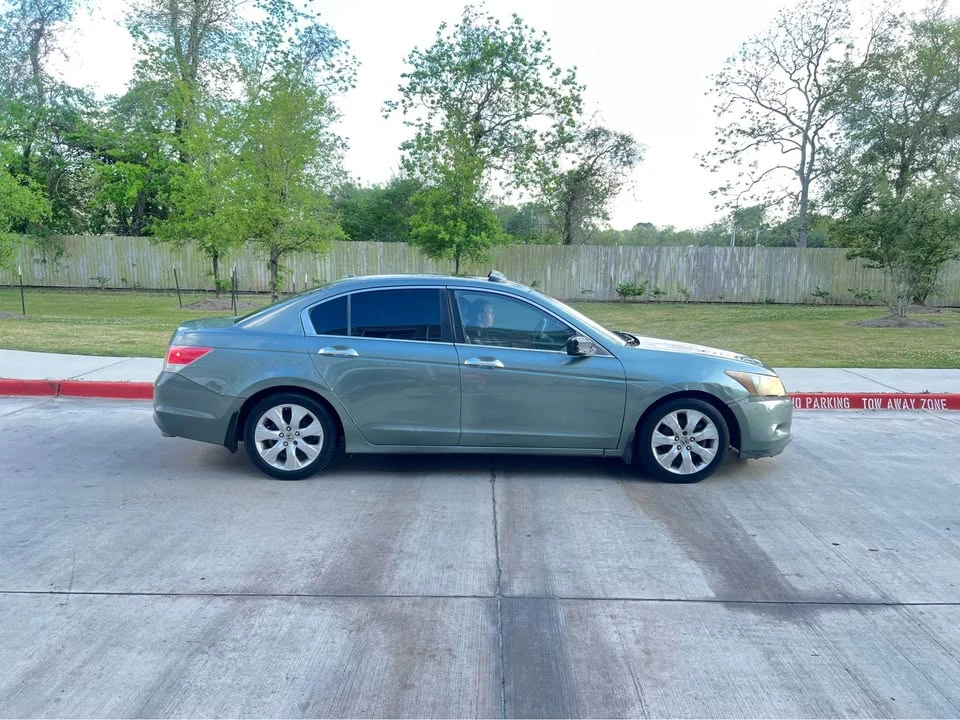 2011 Honda Accord 8th Gen - Image 2 of 9