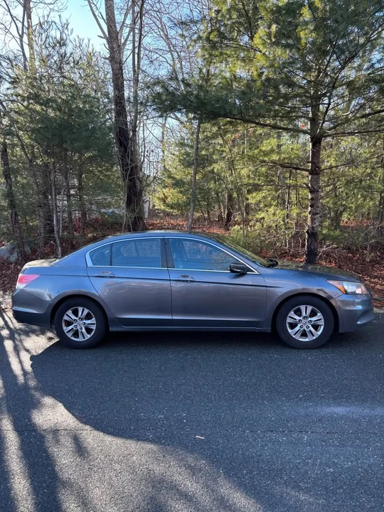 2011 Honda Accord 8th Gen - Image 2 of 13