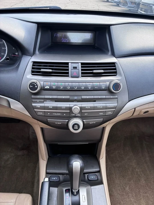 2011 Honda Accord 8th Gen - Image 10 of 15