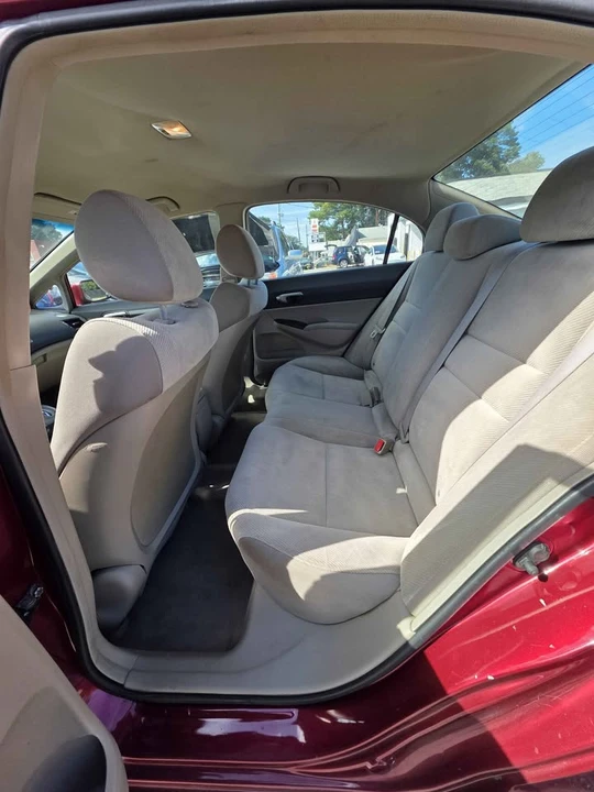 2011 Honda Civic 8th Gen - Image 8 of 12