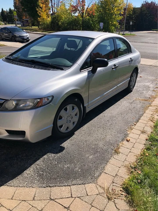 2011 Honda Civic 8th Gen - Image 8 of 9