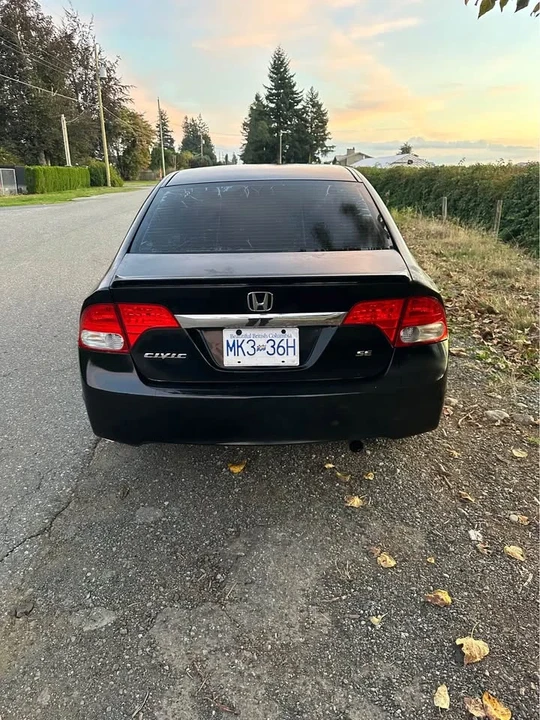 2011 Honda Civic 8th Gen - Image 3 of 6