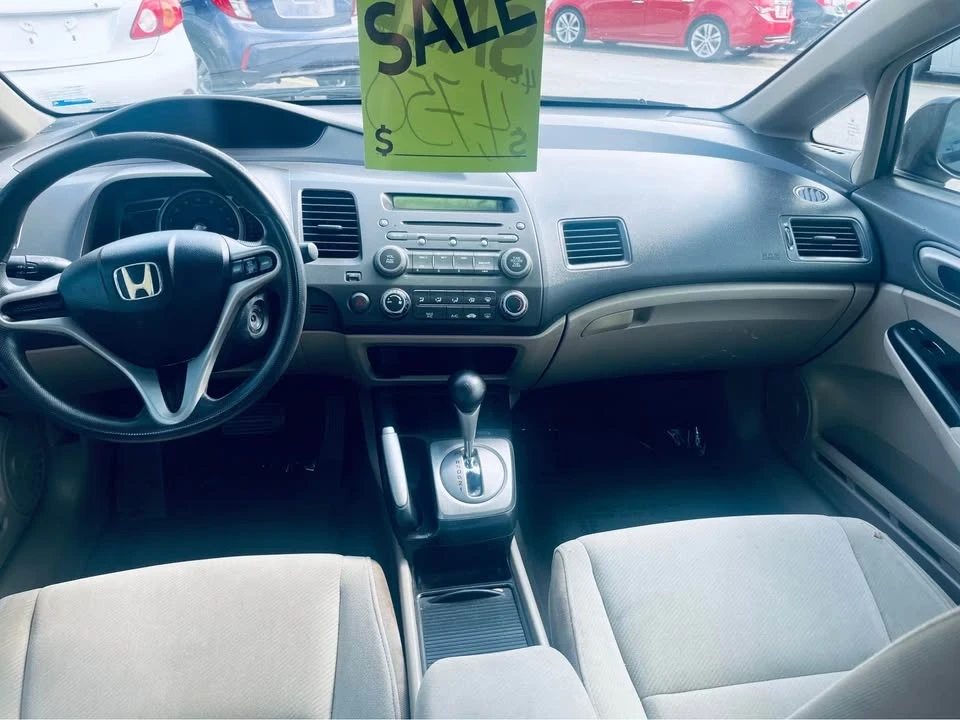 2011 Honda Civic 8th Gen - Image 3 of 4