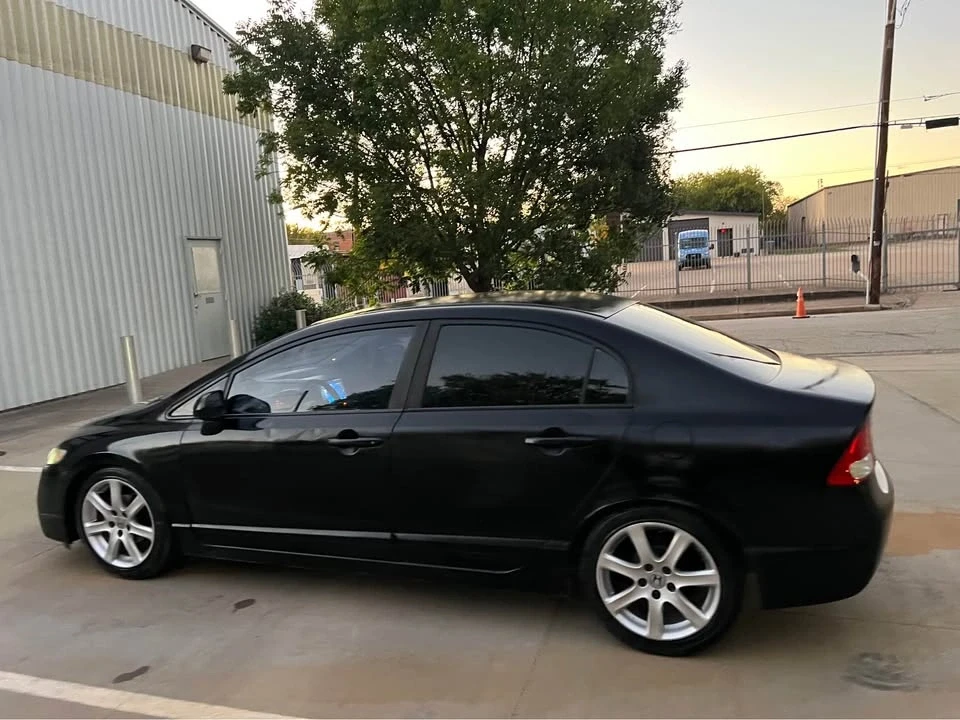 2011 Honda Civic 8th Gen - Image 8 of 20