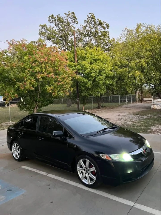 2011 Honda Civic 8th Gen - Image 3 of 20