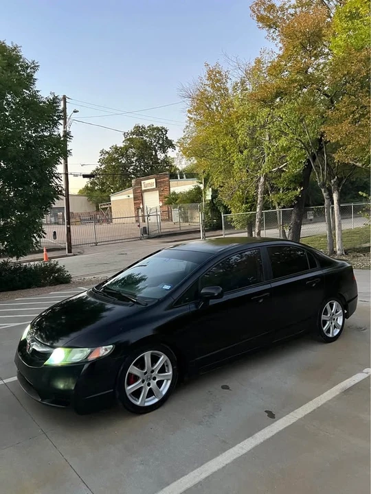 2011 Honda Civic 8th Gen - Image 2 of 20