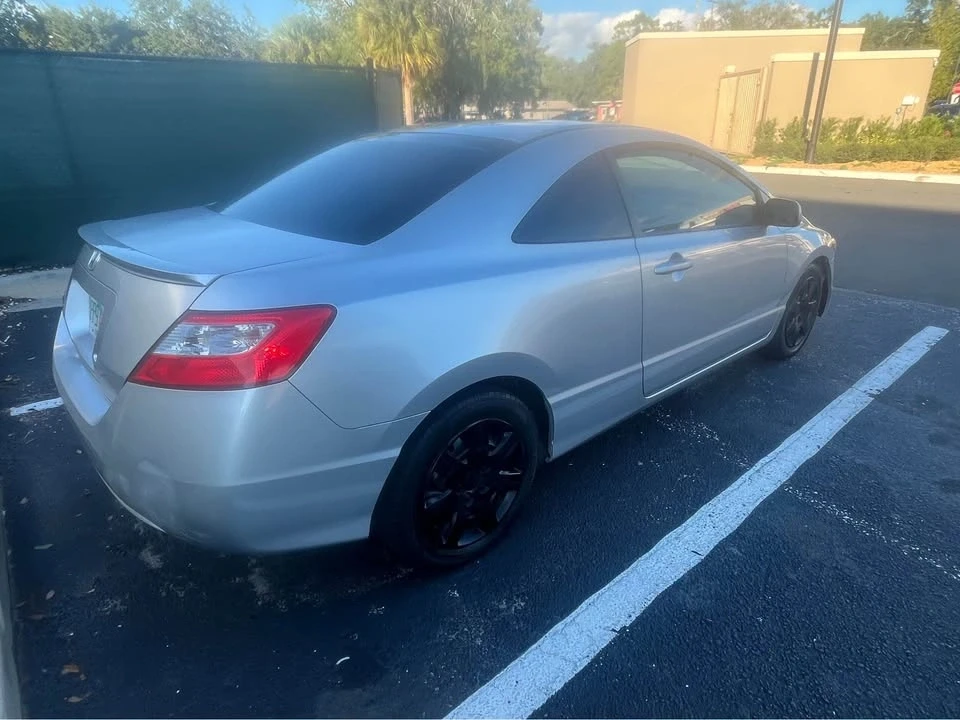 2011 Honda Civic 8th Gen - Image 5 of 11