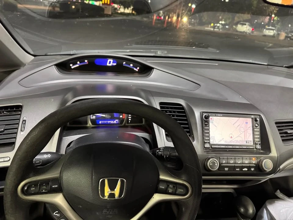 2011 Honda Civic 8th Gen - Image 6 of 8