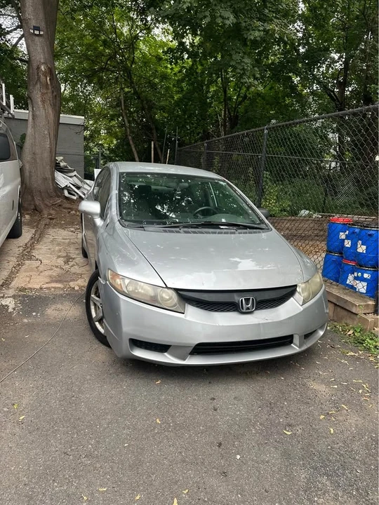 2011 Honda Civic 8th Gen - Image 3 of 3